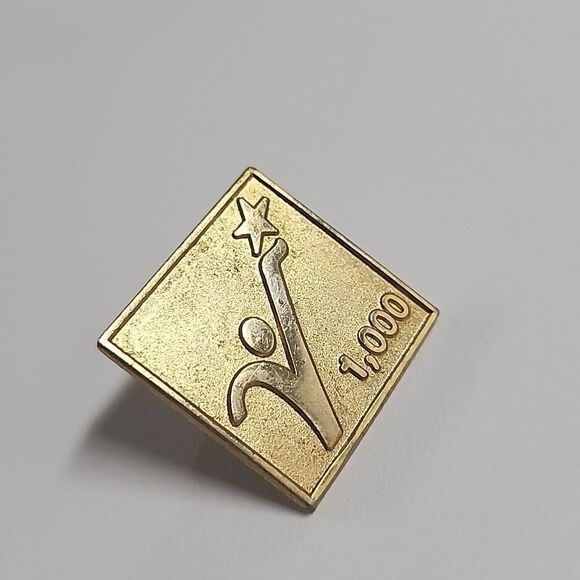 Volunteer Reach For The Stars 1000 Pin Badge Rare Vintage - Picture 5 of 5